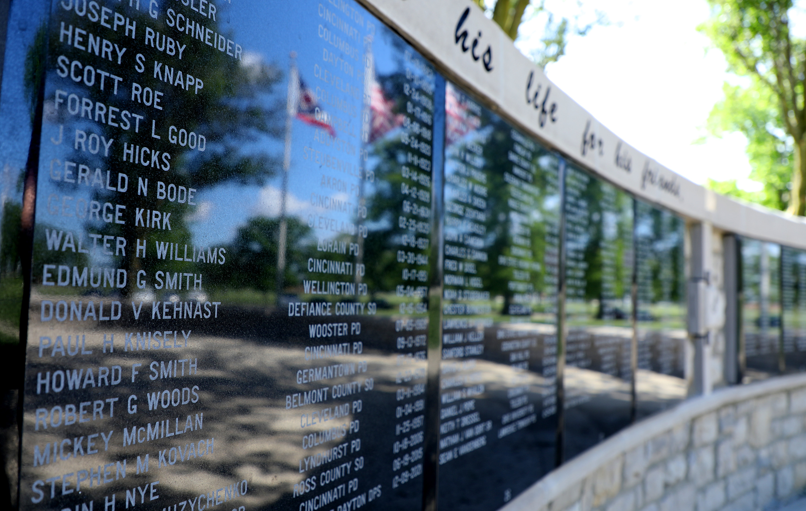 Memorial_Panels_11.jpg